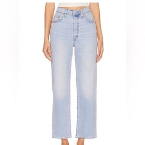 Levi’s Ribcage Straight Ankle in Middle Road